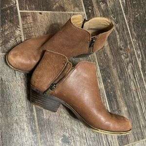 Women’s Lucky Brand Boots Size 7 Leather Burklee Booties